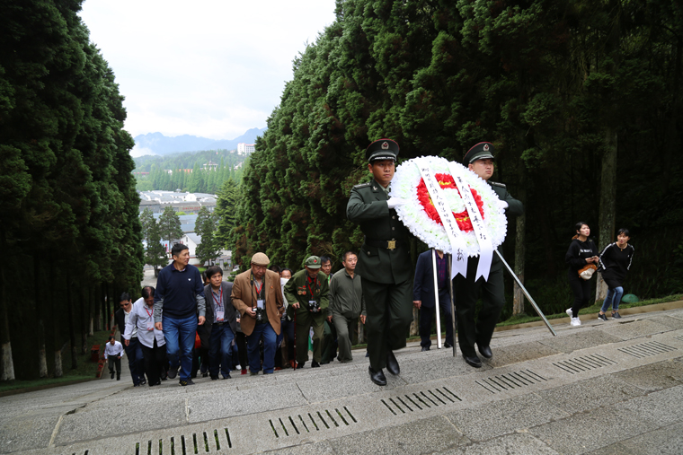 2018時代榜樣人物會師井岡山 ·《作家報》復(fù)刊15周年慶典大型系列活動在江西舉辦