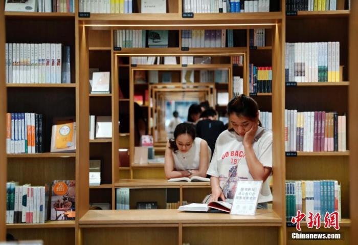 看紙書、聽書……讀屏時代，你的閱讀方式變了嗎？