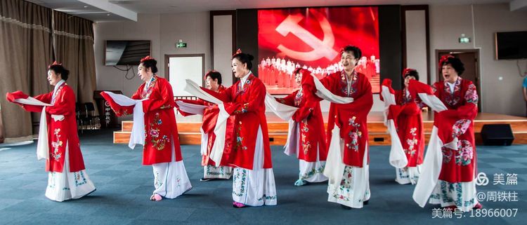 永遠跟黨走 三河市老年大學(xué)燕郊校區(qū)舉辦匯報演出