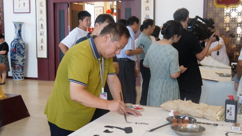 “肝膽相照”正念杯中國文藝名家文學(xué)書畫攝影青州采風(fēng)創(chuàng)作論壇暨頒獎(jiǎng)活動(dòng)成功舉辦