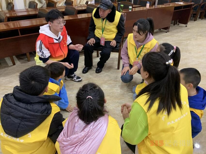 軍旅國學(xué)親子營第二界公益活動在遵義夢潤集團(tuán)舉辦